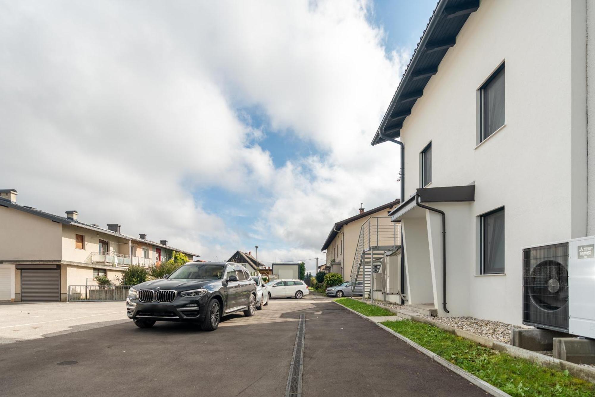 Black & White Apartments Rozna Dolina Ljubljana Exterior photo
