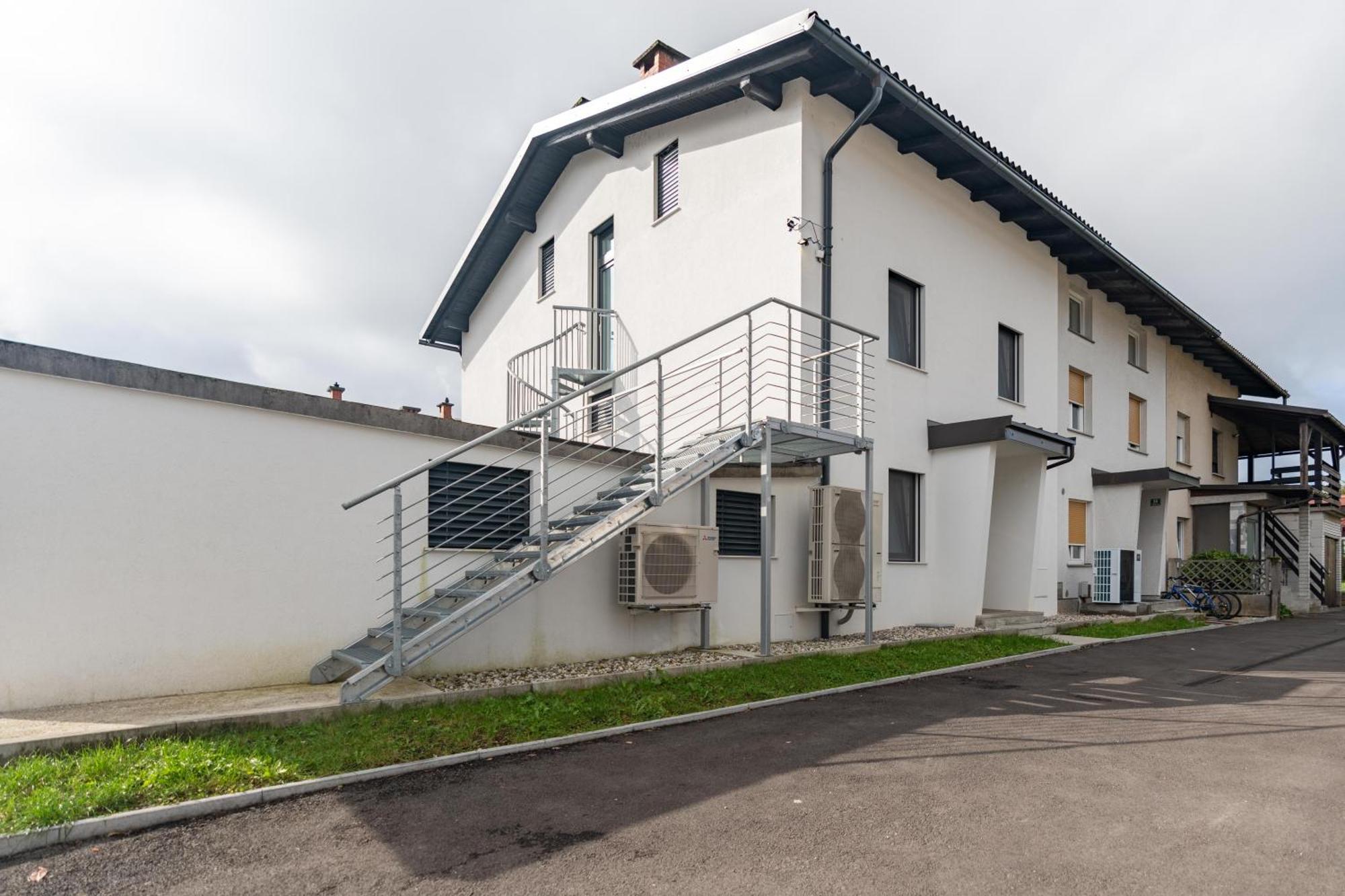 Black & White Apartments Rozna Dolina Ljubljana Exterior photo